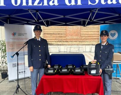 I defibrillatori donati alla Polizia