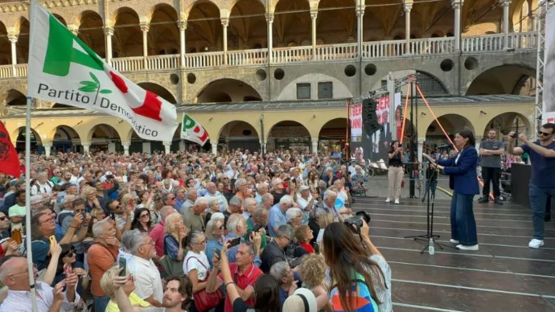 schlein in piazza Frutti